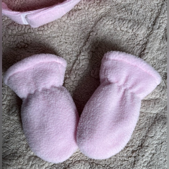 Baby Girl Nike Hat & Mittens - Light Pink & White Fleece Winter Set, Size 12-24M - Picture 3 of 7